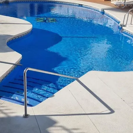 Partial Ocean View 3 Bed - 100 M From The *